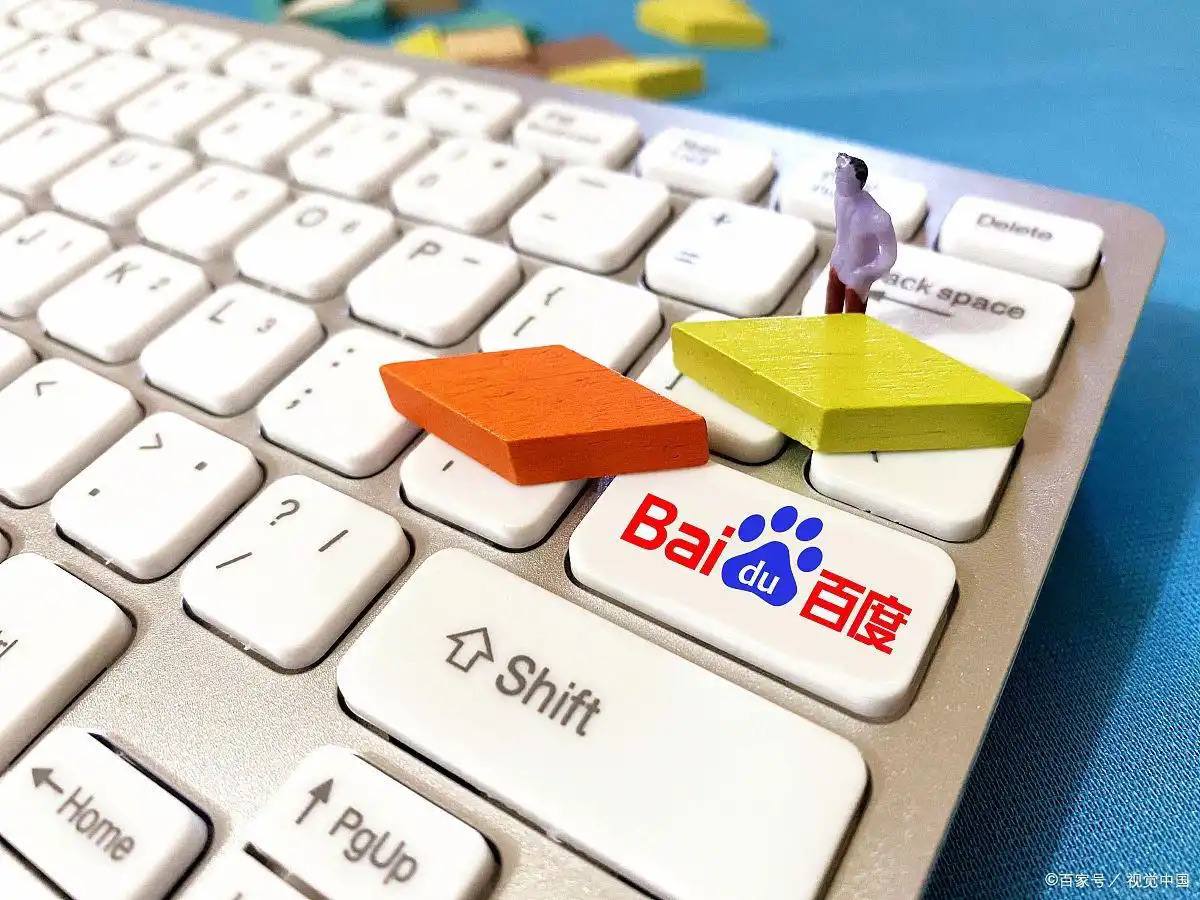 美国一机场发生飞机坠毁事故